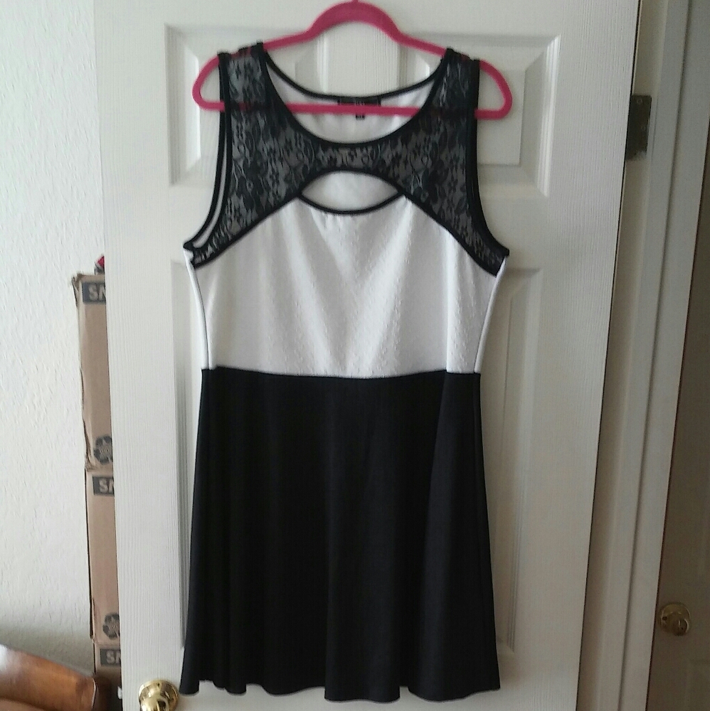 Vibe Dress
